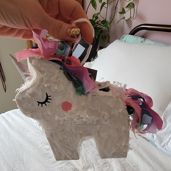 Spritz mini unicorn pinata - Picture 13 of 13
